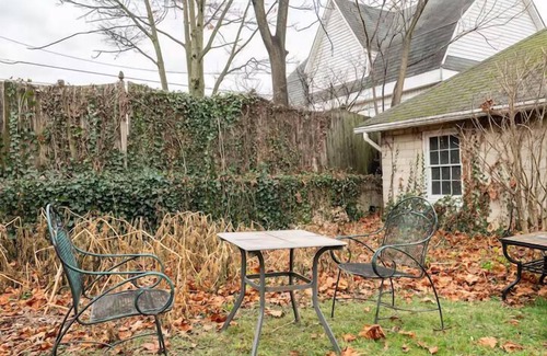 York House | Cozy Cape Cod Bungalow