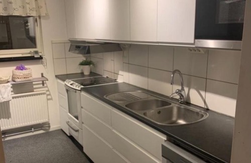 Lulea House | Cozy Caravan With House Access!