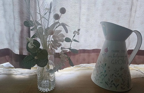 Grangetown Cabin | Cozy Cardiff Cabin Retreat Sleeps 6 by Aimee