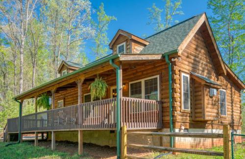 Clearwater Creek House | Cozy Carolina Private Cabin With Firepit