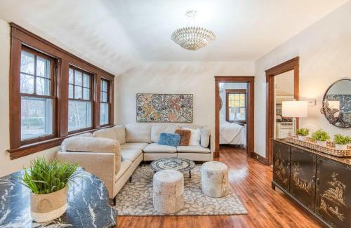 Cleveland House | Cozy Carriage House Retreat Cleveland Heights