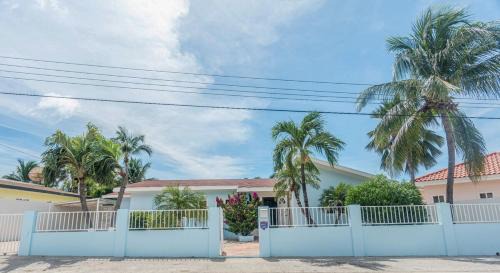 Oranjestad Villa | Cozy Casa - Aruba