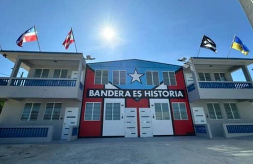 Borinquen House | Cozy Casa Bandera, 4 mins from Crash Boat Beach! with Backup Generator!