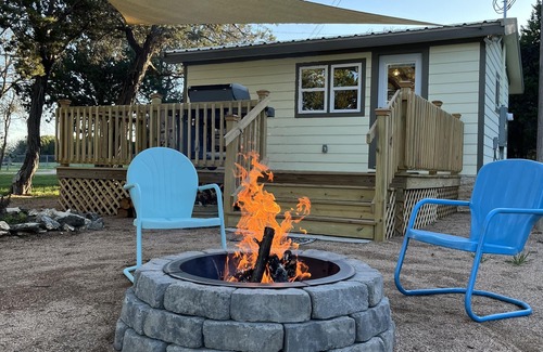 Lake Whitney Cottage | Cozy Casita with Nearby Lake Whiney Access