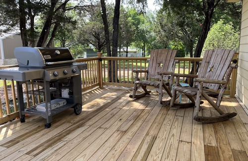 Lake Whitney Cottage | Cozy Casita with Nearby Lake Whiney Access