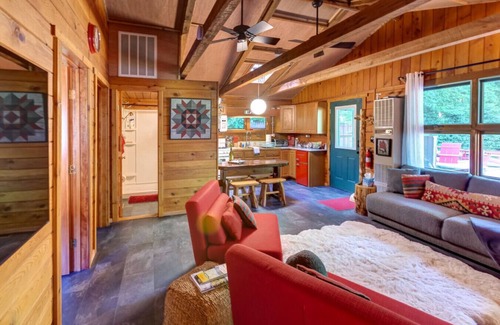 Margaretville Cabin | Cozy Catskills Cabin with EV Charger & Private Sauna – Peaceful Summer Escape