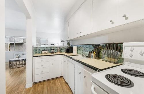 West End Apartment | Cozy Central 1-Bedroom Condo in West End Downtown