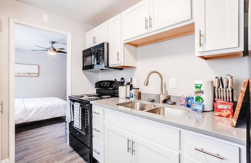 Norwood Apartment | Cozy, Central 1B Apt Close to UC Hospitals, DT