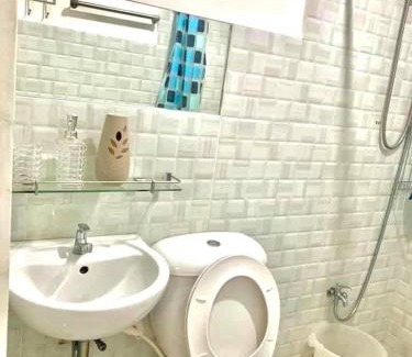 Taguig Apartment | Cozy Central - Near arca south signal taguig