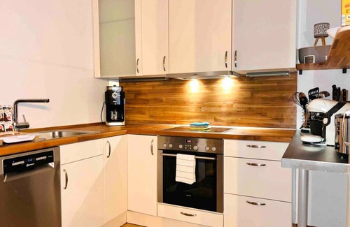 Ovendorf Condo | Cozy & Central Oasis close to beach