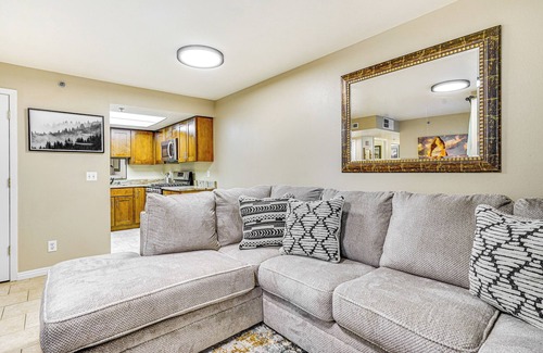 East Central Condo | Cozy & Centrally Located SLC Condo w/Balcony!