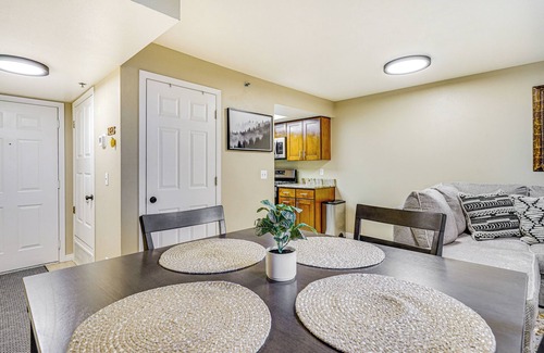 East Central Condo | Cozy & Centrally Located SLC Condo w/Balcony!