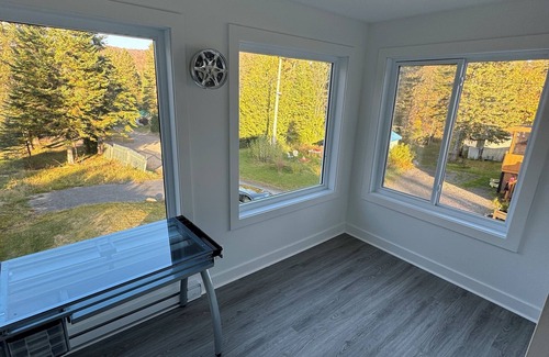 St-Adolphe-d'Howard Ski Chalet | Cozy Chalet near all ski hills and lakes