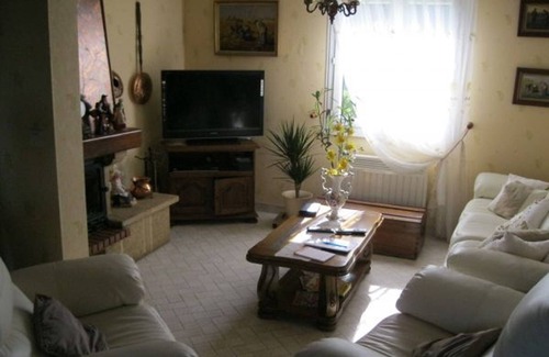 Cousances-les-Forges Bed & Breakfast | Cozy chalet with fireplace, pets welcome