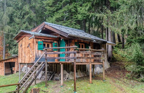 Les Prodains Apartment | Cozy Chalet for 4 near Avoriaz Cable Car with Parking and Ski Storage
