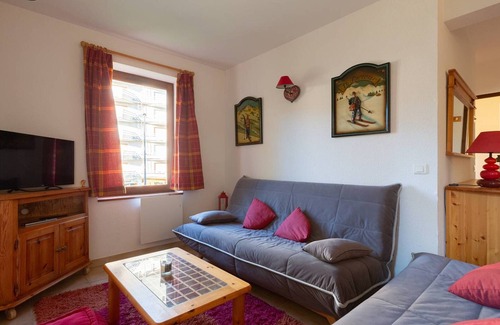 Loudervielle Ski Chalet | Cozy chalet for 6 Peyragudes, ski shuttle, pets ok, fireplace, BBQ