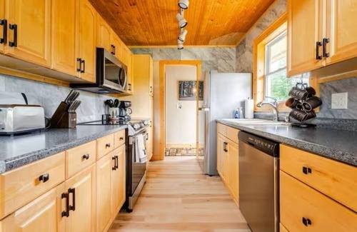 Williamsburg Cabin | Cozy Chalet in the Heart of Northern Michigan