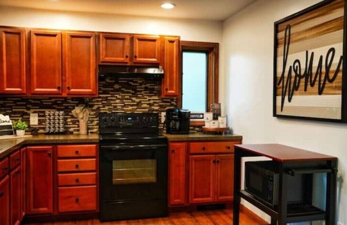 East Stroudsburg House | Cozy Chalet in the Mountainsnn