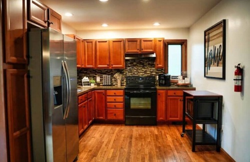 East Stroudsburg House | Cozy Chalet in the Mountainsnn