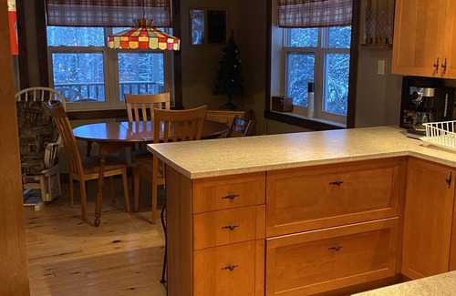 Duhamel Ski Chalet | Cozy Chalet next to beaches and hiking trail