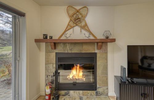 Mont-Tremblant Ski Chalet | Cozy Chalet on the 9th Hole La Bête Pool Golf