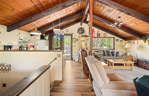 North Conway Ski Chalet | Cozy chalet with WiFi in charming No. Conway