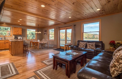 Bethel House | Cozy Chalet with Wonderful Views, Game Room