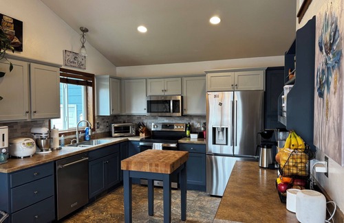Sioux Falls House | Cozy & Charming 3 bed/3 Bath Sioux Falls Home in Quiet Neighborhood