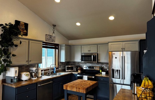 Sioux Falls House | Cozy & Charming 3 bed/3 Bath Sioux Falls Home in Quiet Neighborhood