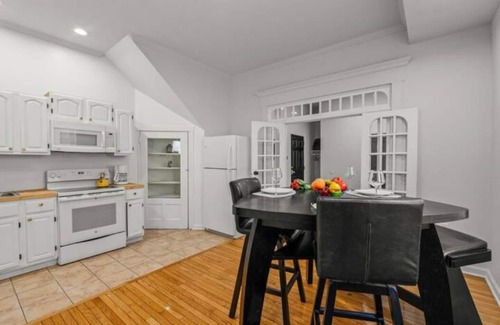 West Philadelphia Apartment | Cozy&Chic Apartments Near Downtown