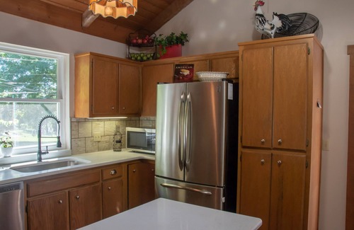Donelson House | Cozy & Chic Rustic Retreat-Luxury Log Home ❤️ Near Downtown, Opry and Much More♫
