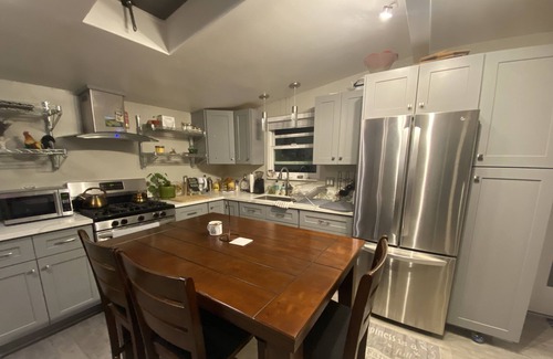 Upper Seabright House | Cozy & chill modern cottage close to shops & beach