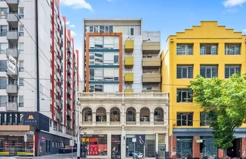 Carlton South Apartment | Cozy City Apartment - 1 Bedroom with Balcony