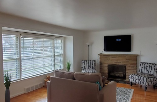 Detroit House | Cozy City Comfort with modern style