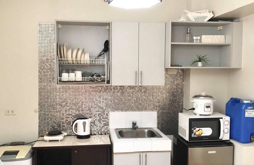 Bagong Lipunan Ng Crame Condo | Cozy City Themed Room with 16mbps WIFI