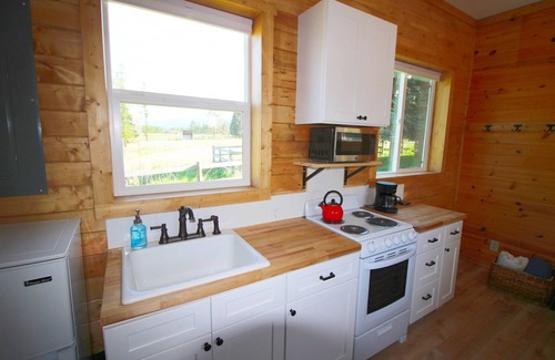 Whitefish Cabin | Cozy & Clean, One Room Cabin Retreat