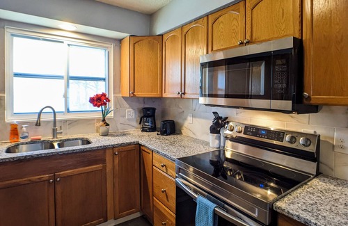 Overland Park House | Cozy, clean & spacious townhouse - Unit 1