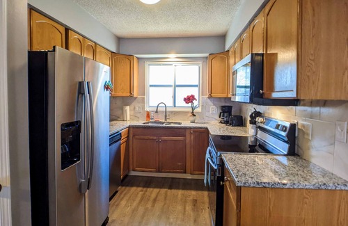 Overland Park House | Cozy, clean & spacious townhouse - Unit 1