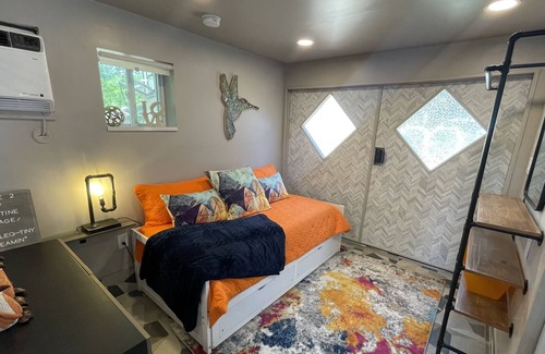 Jefferson Park Cottage | 🍊 Cozy Clementine Cottage 🍊 [Tiny House in East Point]