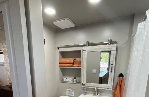 Jefferson Park Cottage | 🍊 Cozy Clementine Cottage 🍊 [Tiny House in East Point]