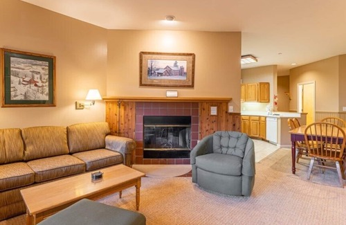 Jeffersonville Condo | Cozy Club Wyndham Smugglers Notch, 3 Bedroom Deluxe Suite