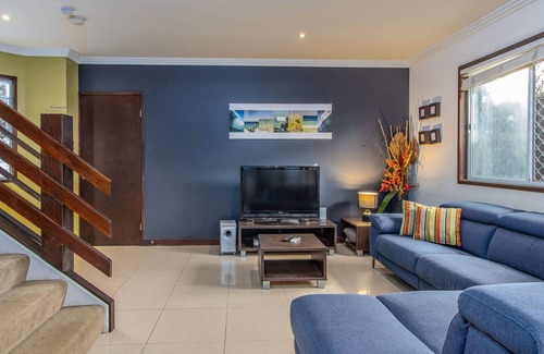 Hastings Point House | Cozy, Coastal 3BR Holiday Townhouse