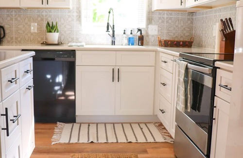 Brunswick House | Cozy, Coastal, Central, Kid/Dog Friendly Home