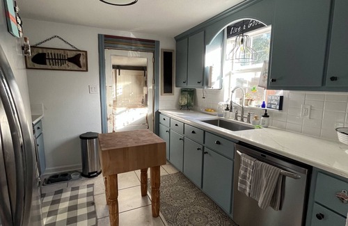 Apalachicola Cottage | Cozy Coastal Cottage< 3miles From Historic Dwtn Apalachicola, A Sweet Retreat!