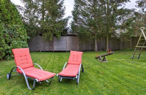 Gross Schwansee Apartment | Cozy Coastal Escape with Garden, cleaning included