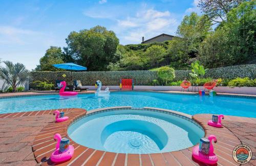 Loma Alta House | Cozy Coastal Hangout-Pool, Spa & Game Night Ready!