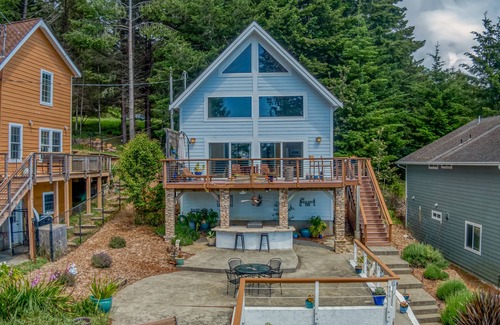 Shelter Cove House | Cozy coastal home with magnificent ocean views, near private landing strip.