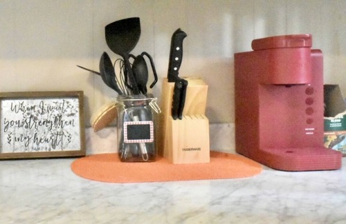 Greenville Apartment | Cozy Colorful Duplex 7min to Dwntn