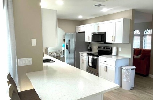 Pebble Beach House | Cozy, Comfortable, 4/2 Pool and Canal Viewnn