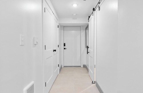 Wynnefield Apartment | Cozy Comfortable and Quiet Suites LL